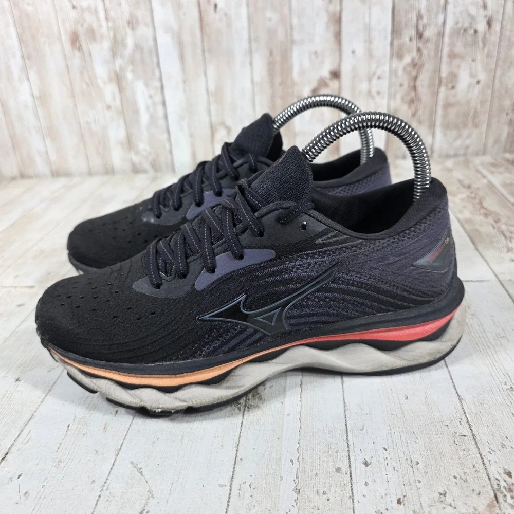 Mizuno Wave Sky 6 Womens Running Shoes Black Orange J1GD220222 Size 6.5